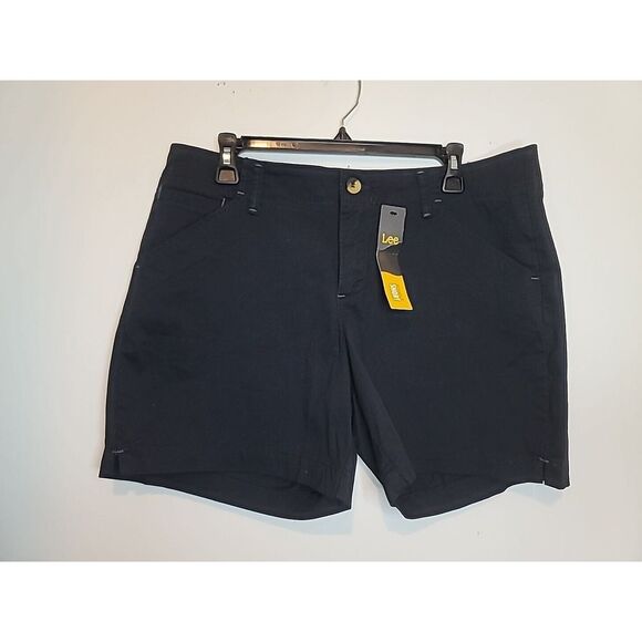 Lee Shorts Women's Size 12 Medium Regular Fit Walk Short Mid Rise Black Straight - Picture 1 of 5